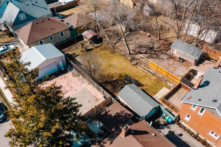 Property Photo: 7 McMurchy Avenue S ON L6Y 1Y1
