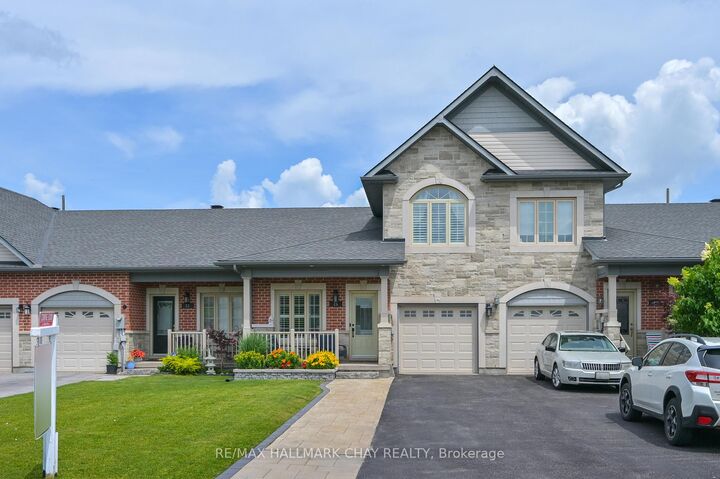 Property Photo: 25 Kingsmere Crescent ON L9R 0K6