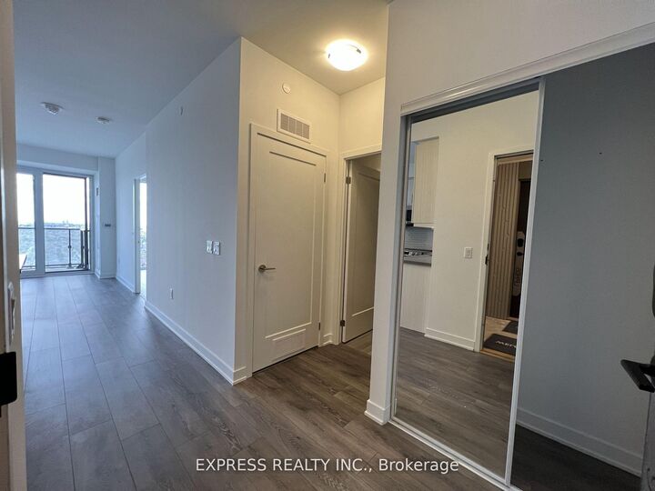 Property Photo:  105 Oneida Crescent Lph06  ON L4B 0H6 