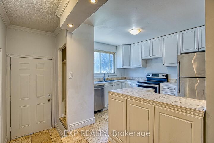 Property Photo: 75 Berkindale Drive 85 ON L8E 3L3