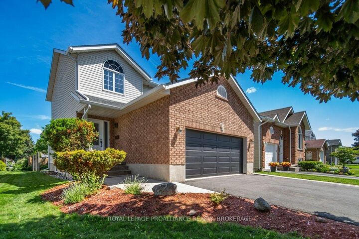 Photo de la propriété:  944 Ringstead Street  ON K7M 8V2 
