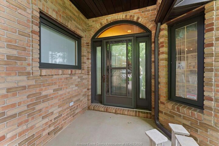 Property Photo: 44 Worchester ON N8H 5C1