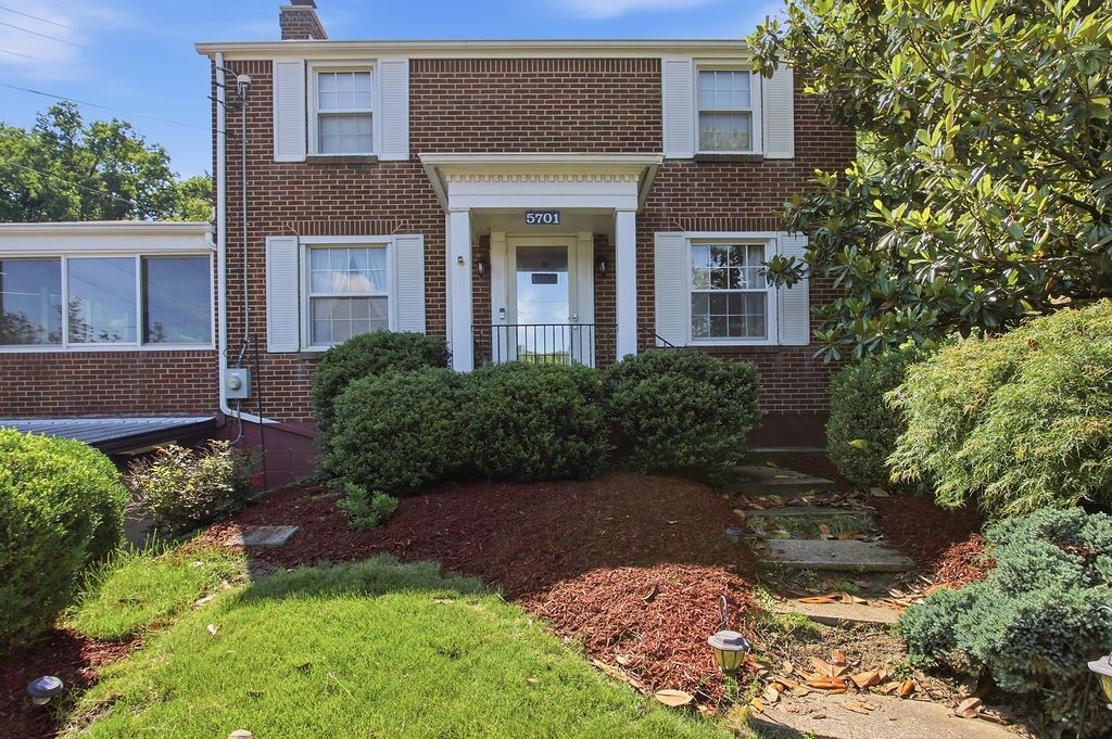 Property Photo: 5701 Library Rd PA 15102