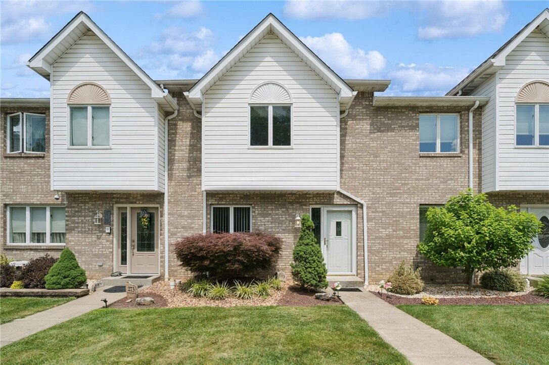 Property Photo:  275 Huntingdon Ave  PA 15642 