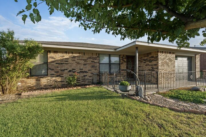 Property Photo: 2618 16th Avenue TX 79015