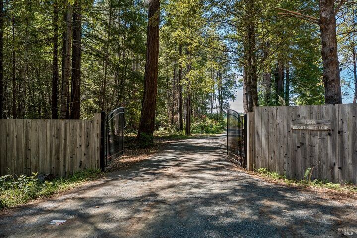 Property Photo:  43345 Brushy Ridge Loop  CA 95412 