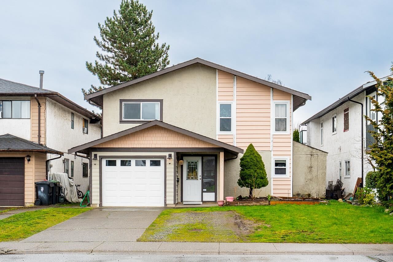 Property Photo: 2262 Willoughby Way BC V2Y 1C1