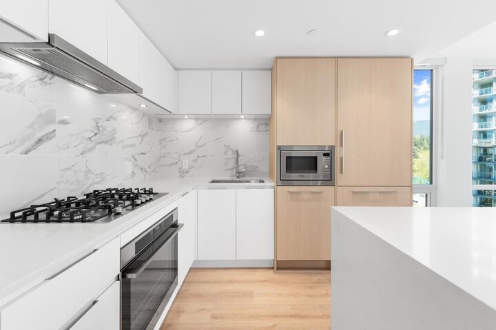 Property Photo:  1500 Fern Street 1502  BC V7J 1H6 