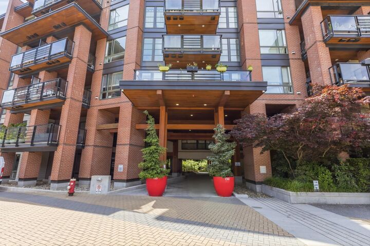 Property Photo: 733 W 3rd Street 511 BC V7M 0C8