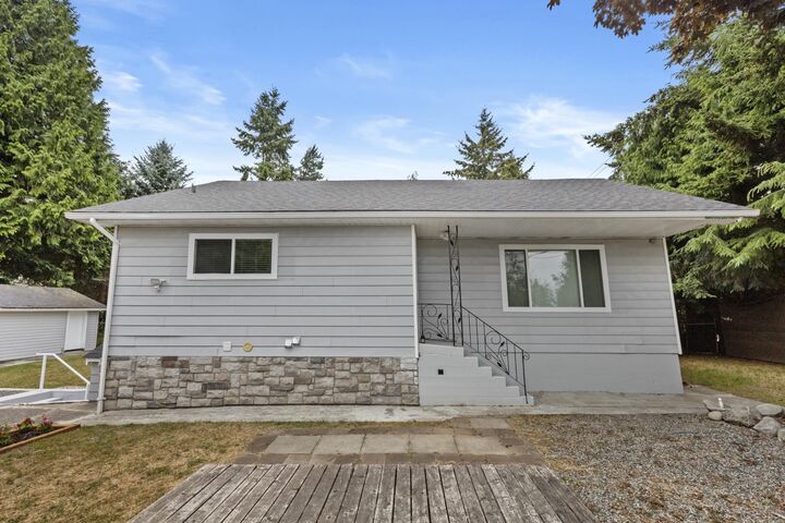 Property Photo: 1593 Stevens Street BC V4B 4Y4