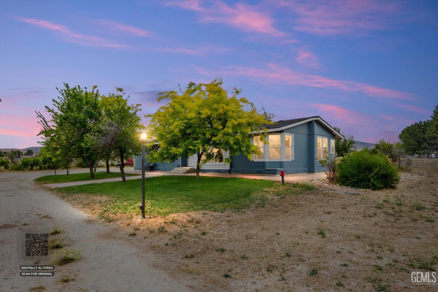 Property Photo: 15054 Abajo Avenue CA 93561