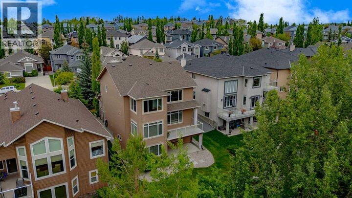 Property Photo:  77 Royal Highland Road Northwest  AB T3G 4Y4 