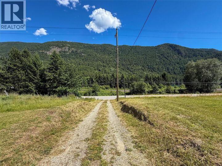 Property Photo:  1535 Highway 3A Highway  BC V1N 4M7 