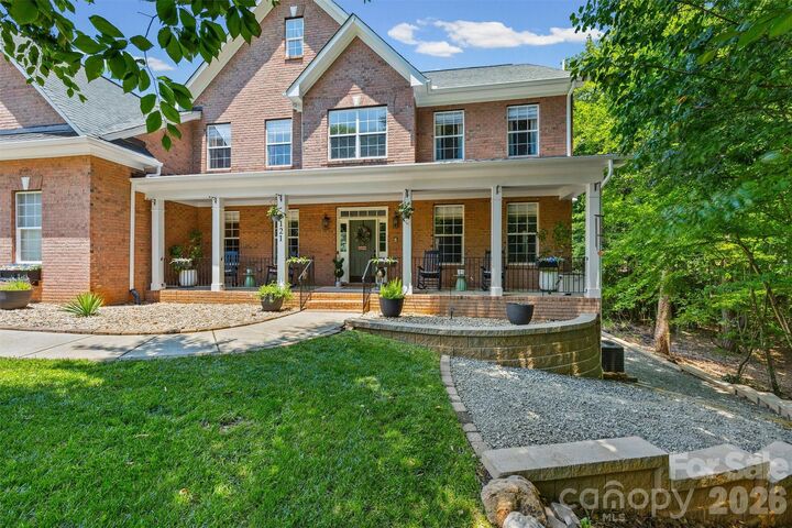 Property Photo:  121 Isle Run Drive  NC 28117 