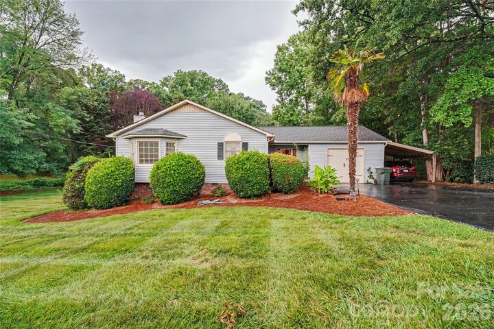 Property Photo:  1271 India Hook Road  SC 29732 