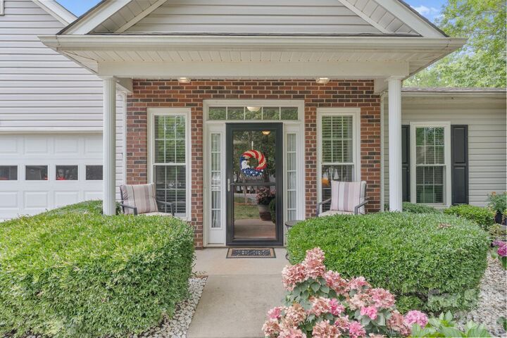 Property Photo: 16627 Timber Crossing Road NC 28213
