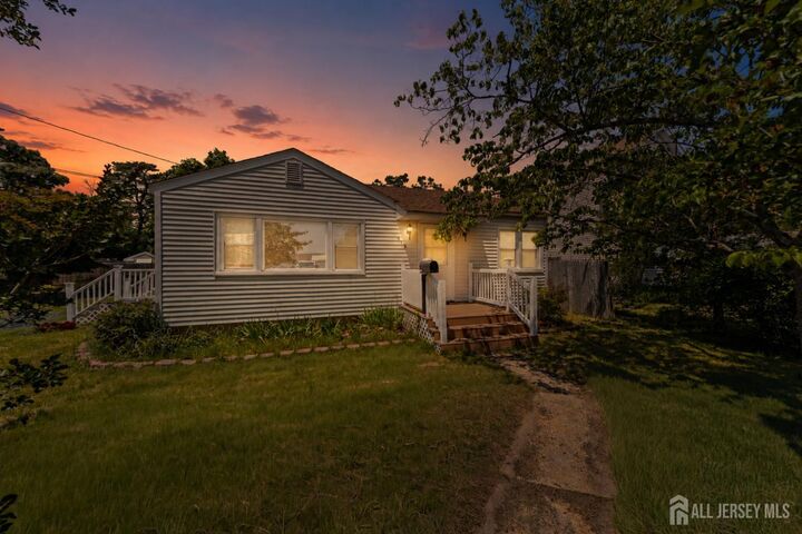 Property Photo:  418 Greenwood Lane  NJ 08723 
