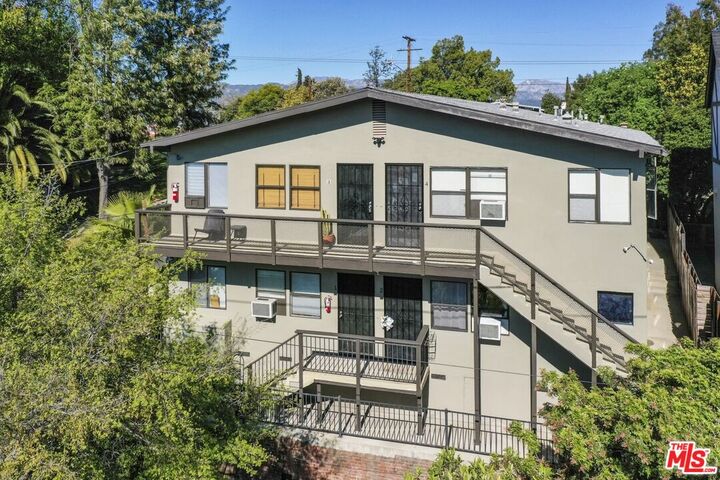 Property Photo:  2986 Waverly Dr  CA 90039 