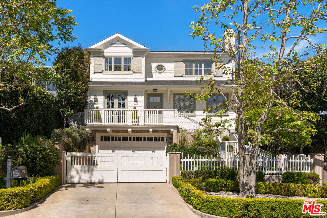 Property Photo: 146 N Carmelina Ave CA 90049