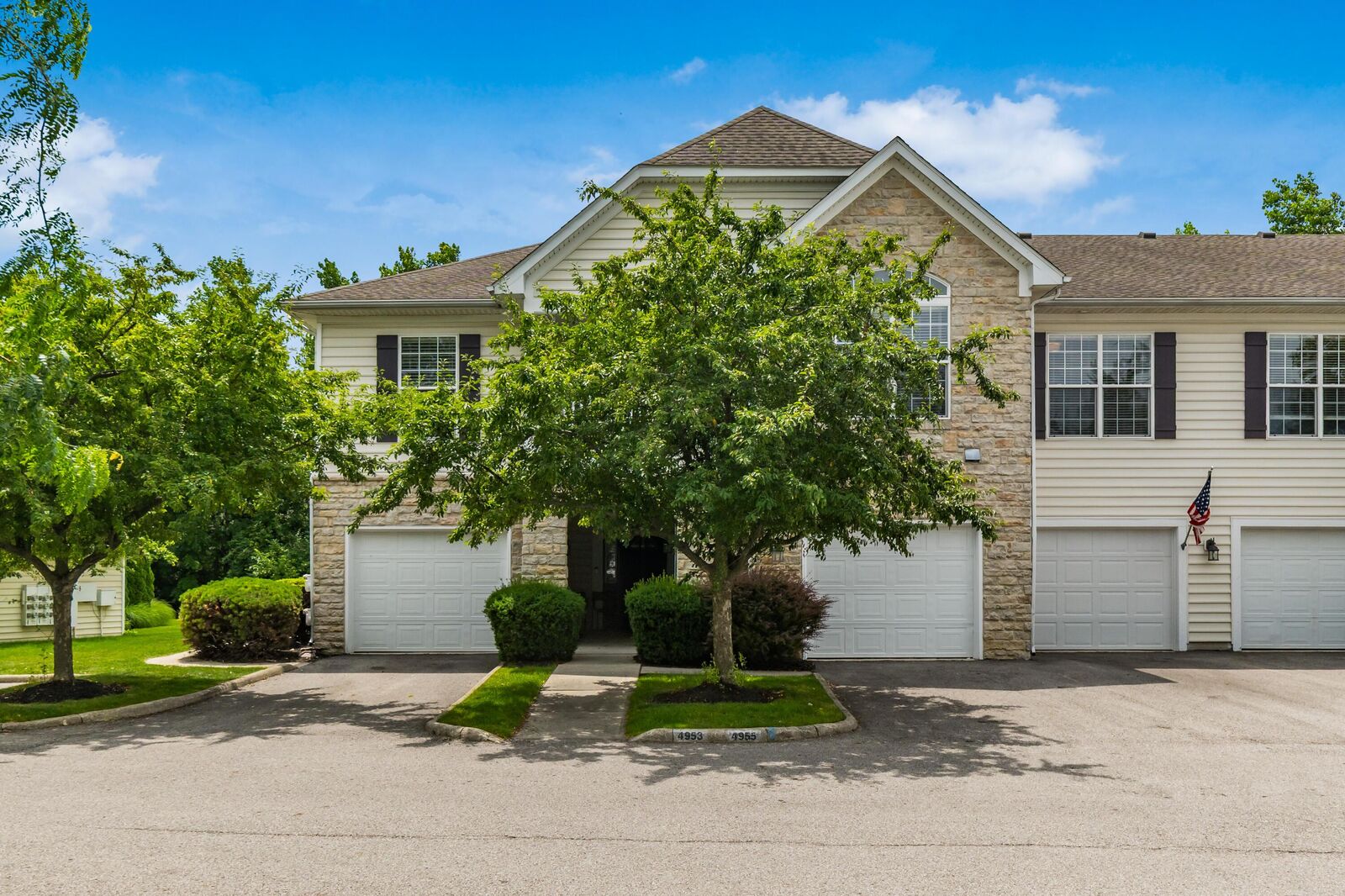 Property Photo:  4955 Ivyvine Boulevard  OH 43016 