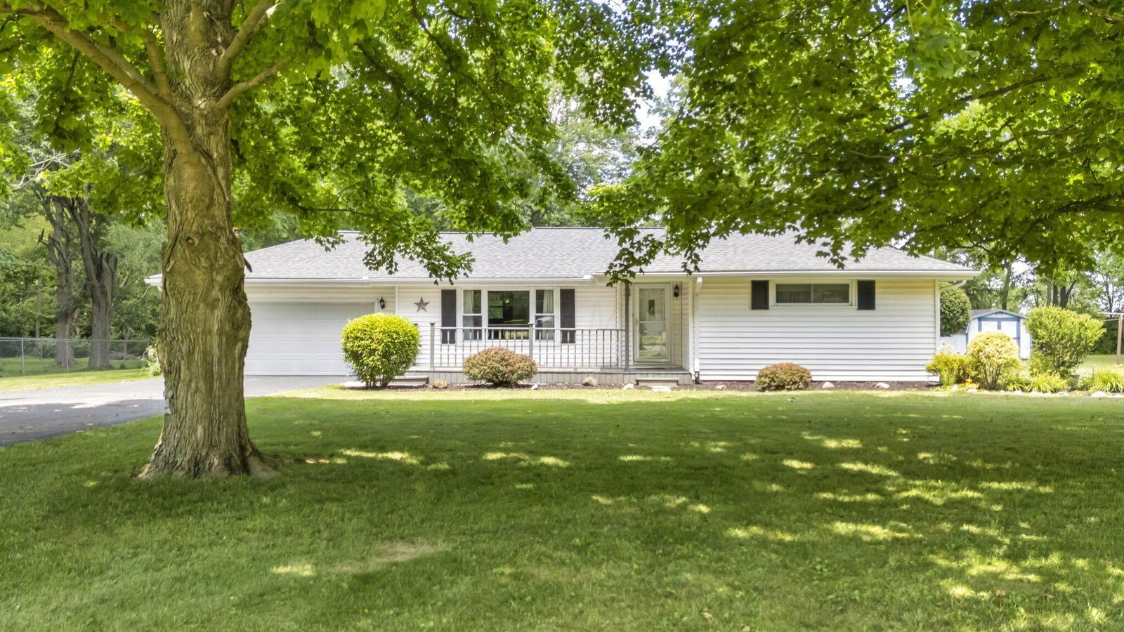 Property Photo:  2056 Lehner Avenue  OH 43302 