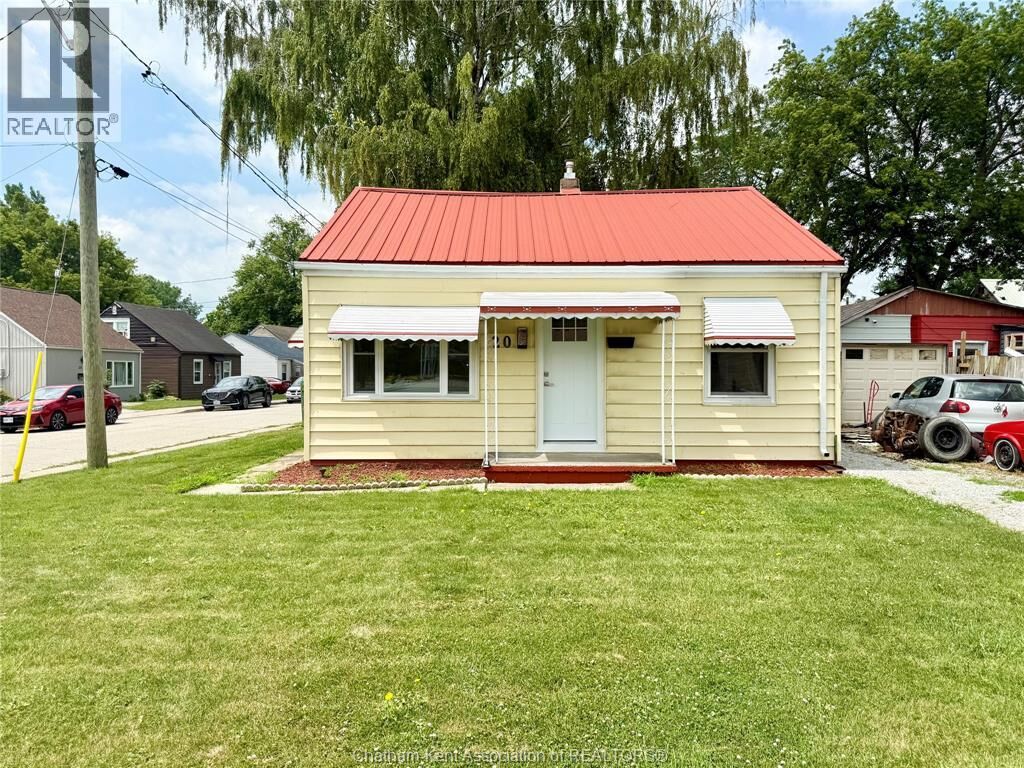 Property Photo:  20 McNaughton Avenue  ON N8A 1R8 