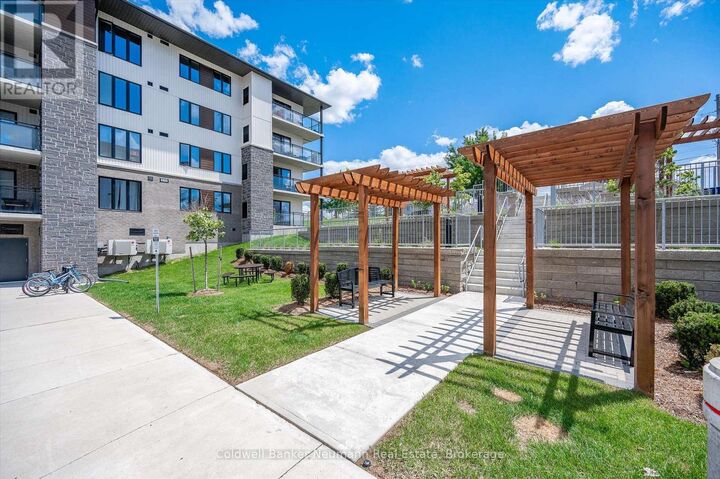 Property Photo:  104 Summit Ridge Drive 102  ON N1E 0R5 