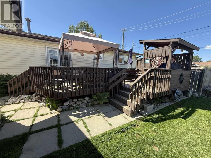 Property Photo:  275 St. Charles St  ON P8N 1M4 