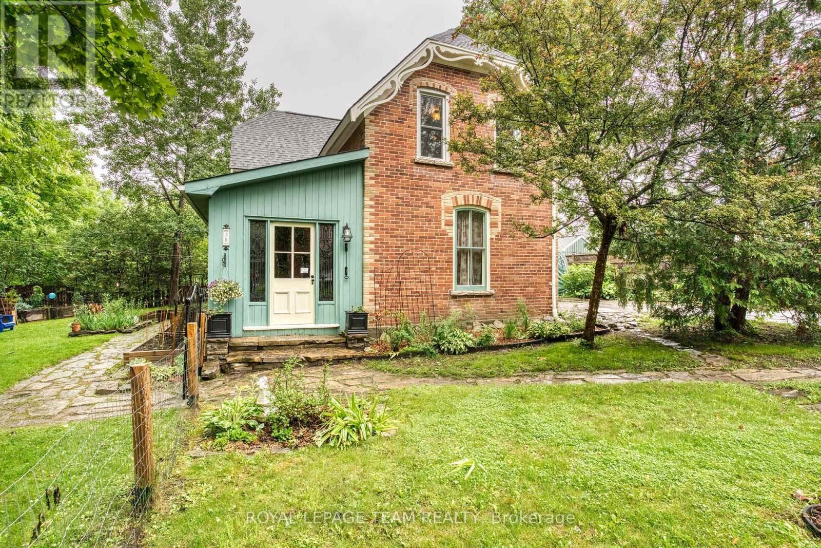 Property Photo:  38 Cameron Street  ON K0A 1A0 