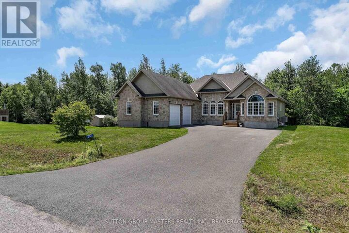 Property Photo: 257 Starlight Place ON K0A 1B0