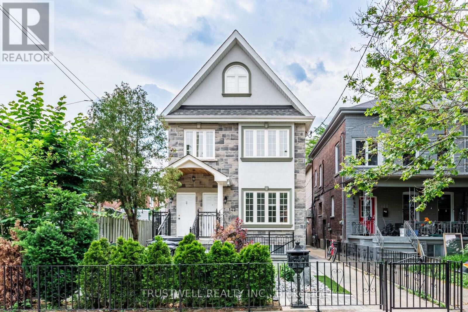 Property Photo: 142 Borden Street ON M5S 2N3