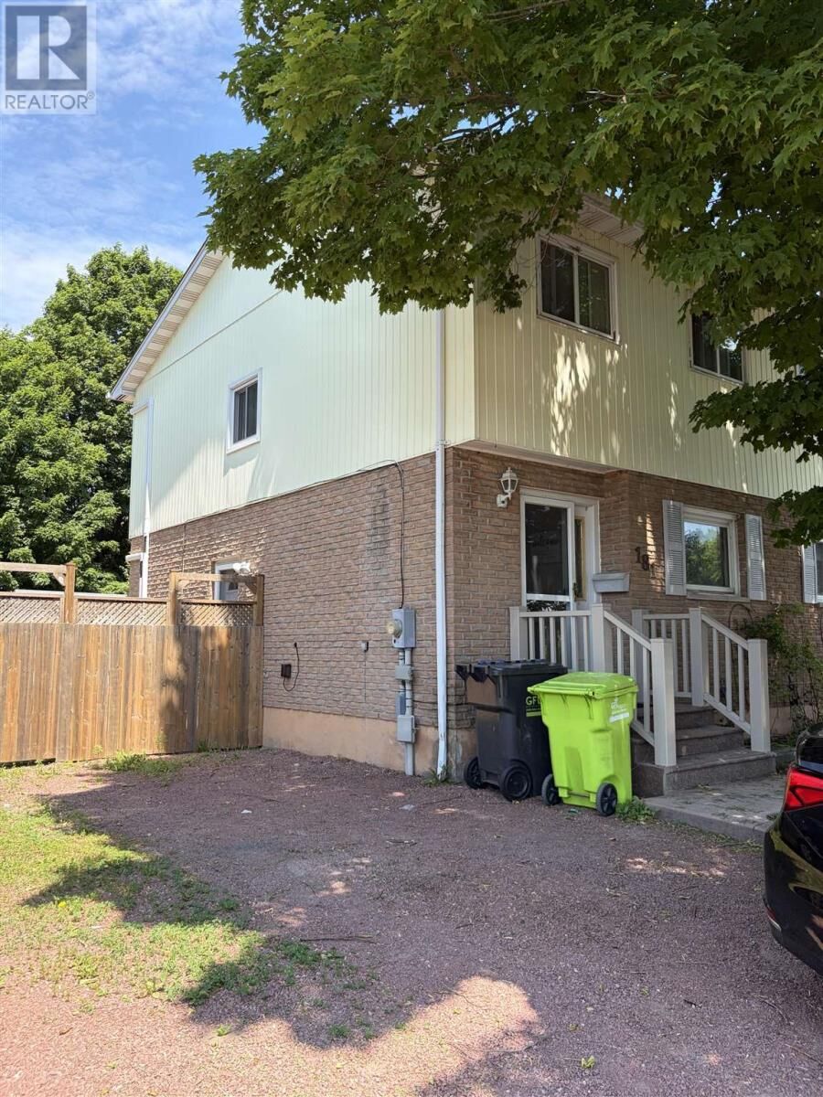 Property Photo:  181 Sutton Pl  ON P6A 6A8 