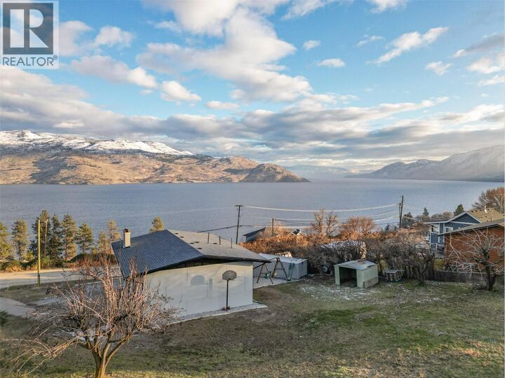 Property Photo: 6178 Lipsett Avenue BC V0H 1X7