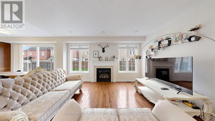 Property Photo:  72 Staglin Court  ON L6C 0L1 