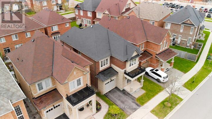 Property Photo:  374 Begonia Gardens  ON L6M 4M2 