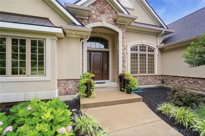 Property Photo:  8010 Country Brook Court  OH 45066 