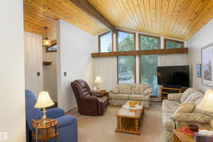 Property Photo:  4906 43A Street  AB T0G 0E0 