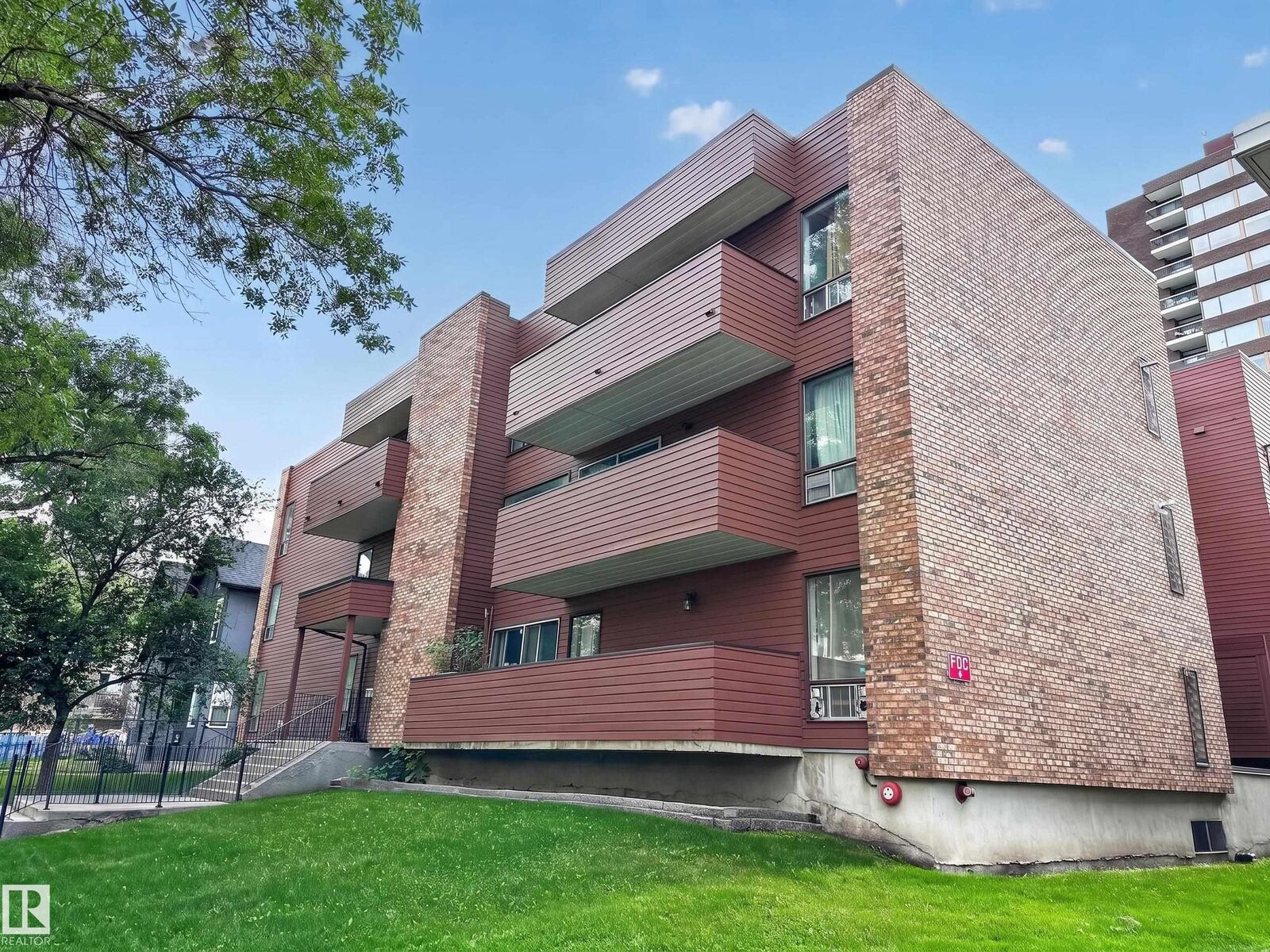 Property Photo: 10026 112 Street NW 305 AB T5K 1L9