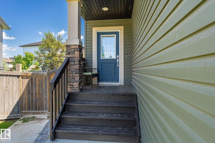 Property Photo:  913 Goshawk Point(E) NW  AB T5S 0H6 
