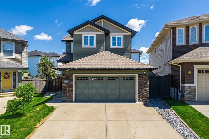 Property Photo: 913 Goshawk Point(E) NW AB T5S 0H6