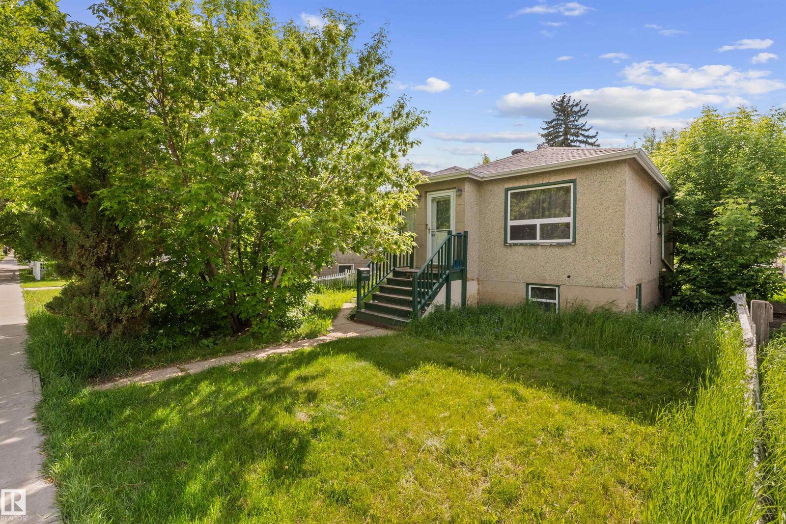 Property Photo: 7516 106 Street NW AB T6E 4W2
