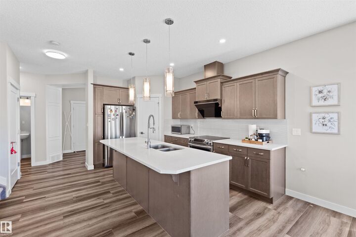 Property Photo:  4673 Alwood Way SW  AB T6W 3A3 