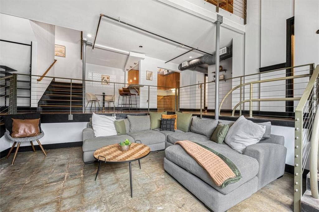 Property Photo:  600 College Street 112  GA 30354 