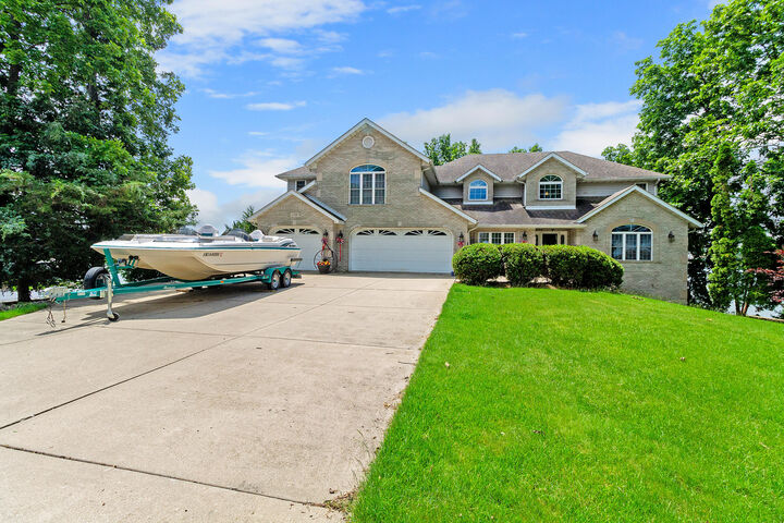Property Photo: 1739 Beachview Court IN 46307