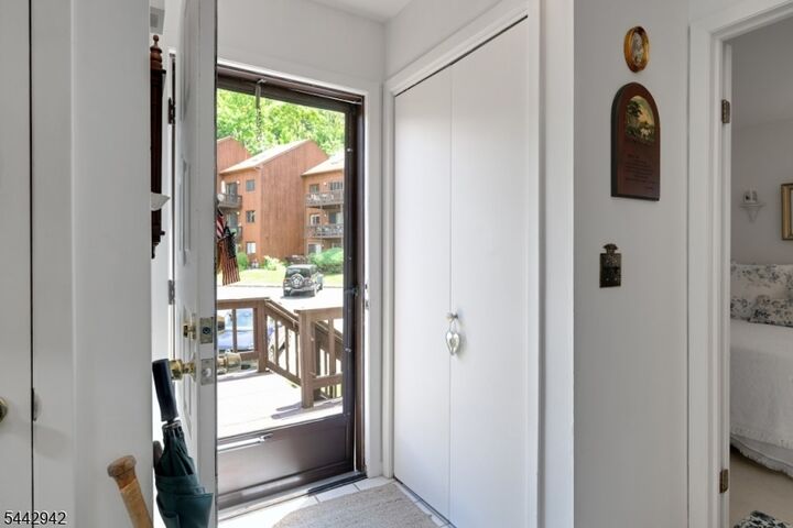 Property Photo:  5 Brandywine Ct 2  NJ 07462 