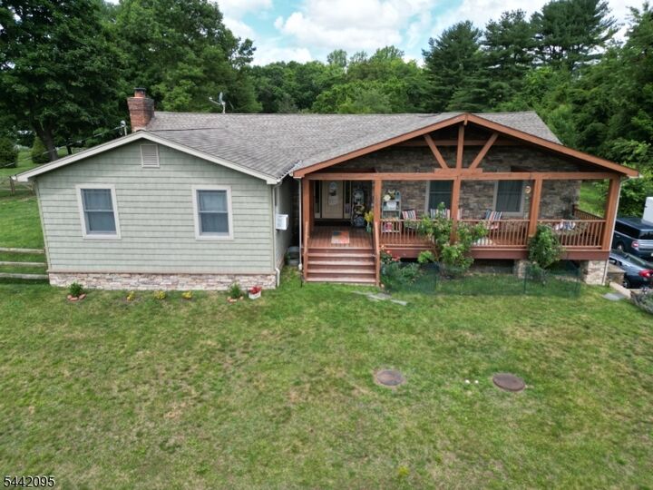 Property Photo:  4 Northbrae Dr  NJ 07866 