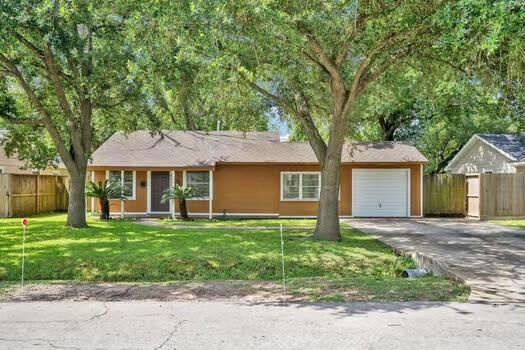 Property Photo:  6625 Sivley Street  TX 77055 