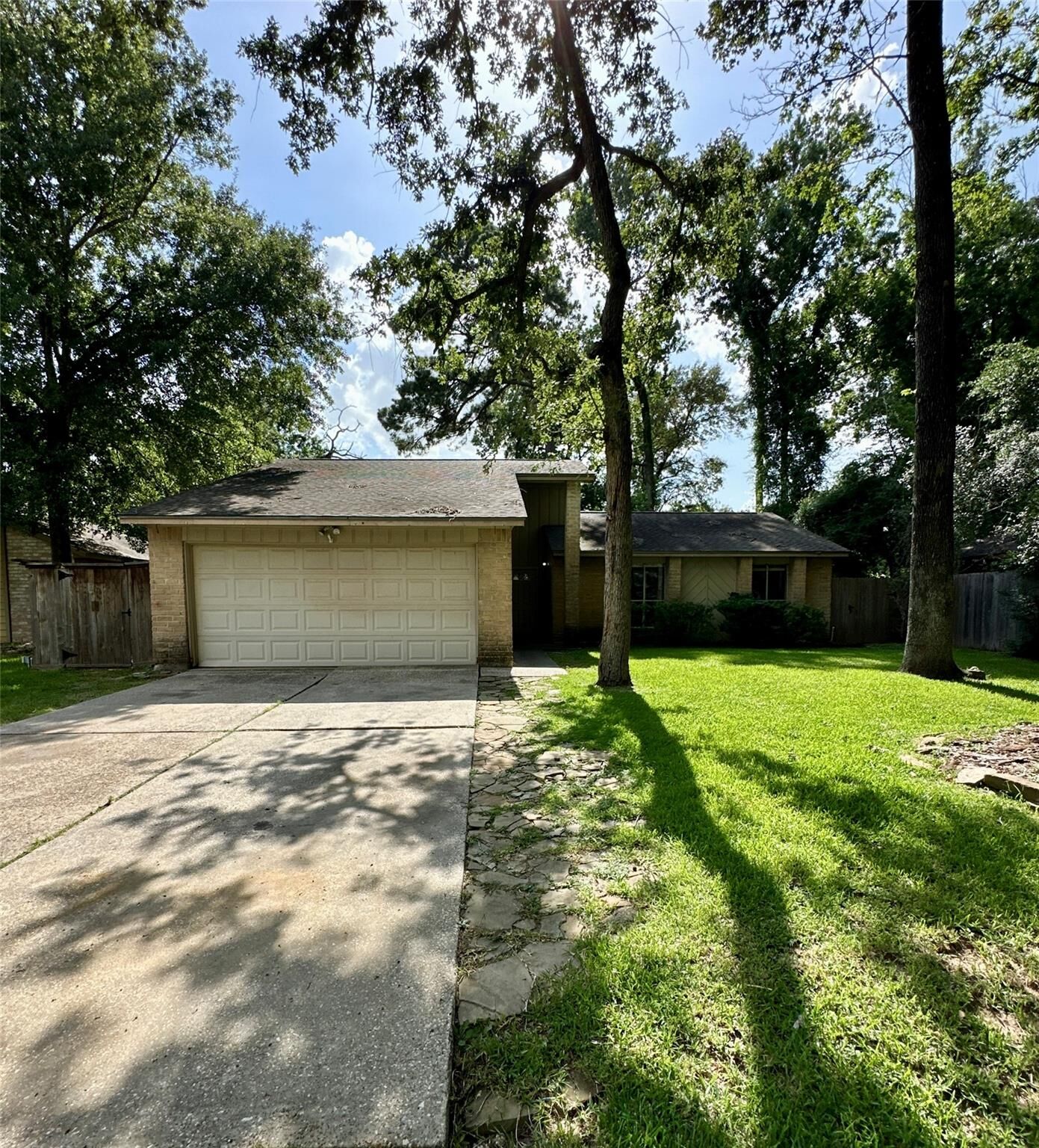 Property Photo:  26403 Hunters Hollow Drive  TX 77380 