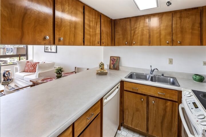Property Photo:  2499 Kapiolani Boulevard 2804  HI 96826 