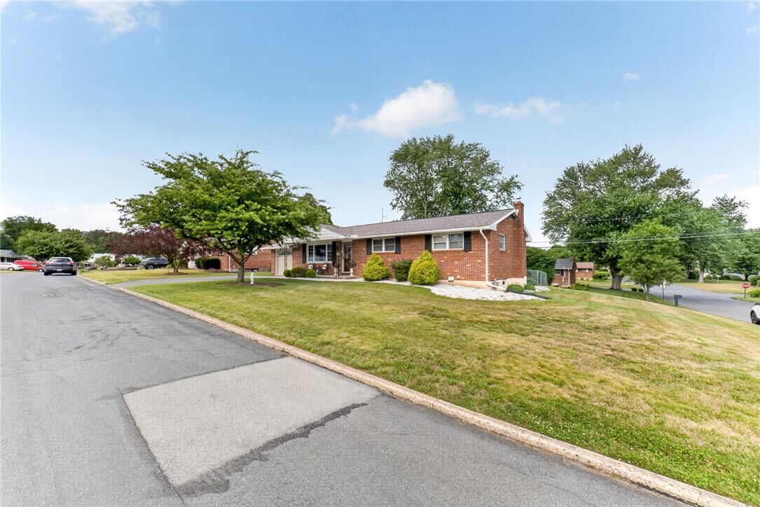 Property Photo:  7290 Heather Road  PA 18062 